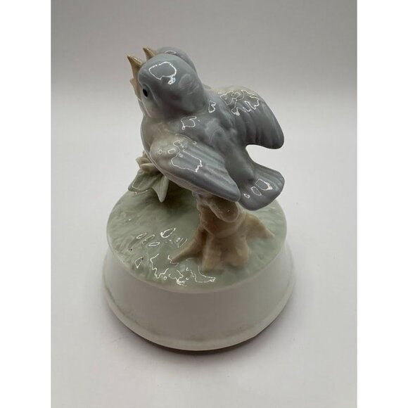 Vintage 1980s Otagiri Porcelain Bluebird Music Box Figurine Handcrafted in Japan - Picture 8 of 8